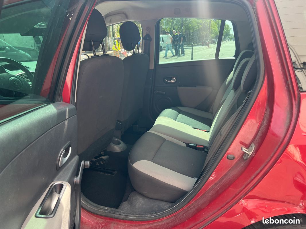 ⭐️⭐️⭐️⭐️⭐️ magnifique renault clio iii (2) estate 1.2 75 expression clim ( clim, vitre electrique, direction assitee, etc...... ) full suivi renault (image 9)