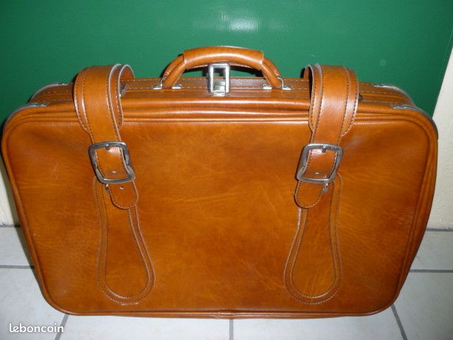 Valise NEUVE-SKAI imitation CUIR - 60 cm X 40 cm (image 4)