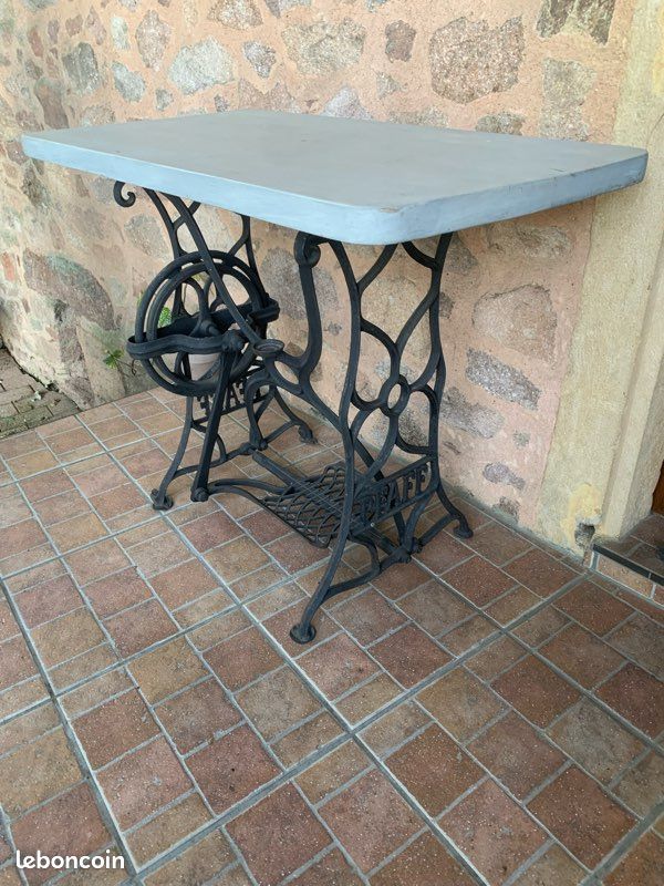 Table pied machine à coudre (image 1)