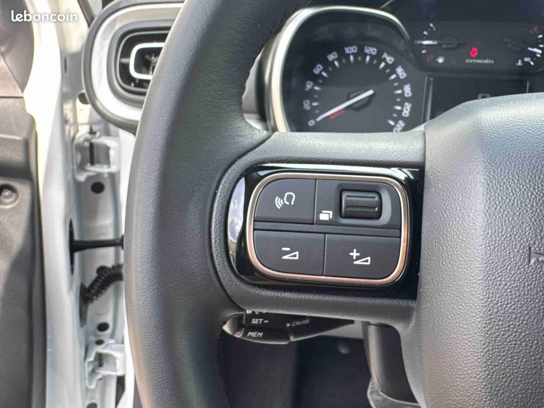 Citroen C3 1.2 PureTech 110ch S&S Shine EAT6 (image 22)