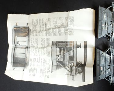 TRAIN HO LOT DE 17 WAGONS POUR PIECES DIVERSES MARQUES voir état