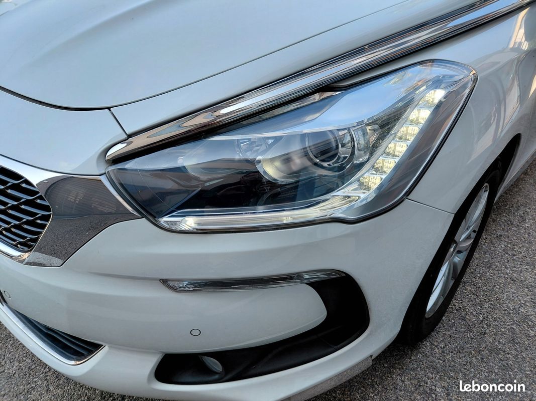 DS DS 5 1.6 BLUEHDI 120CH BECHIC BVA APPLE CARPLAy (image 13)
