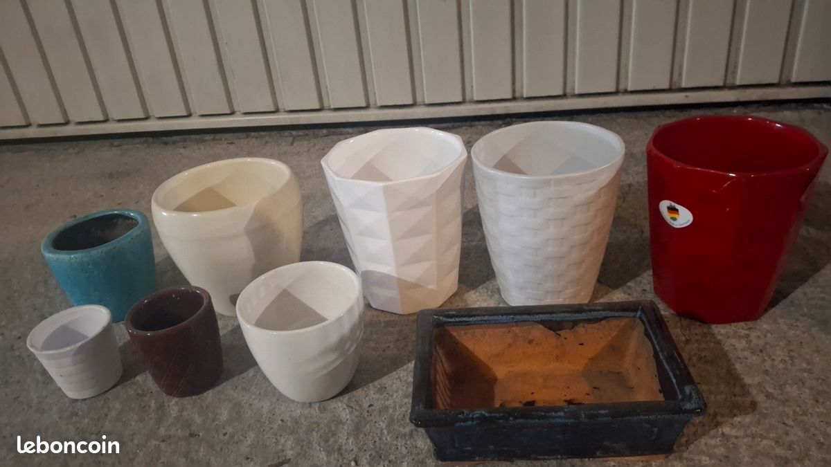 Caches pot (image 1)
