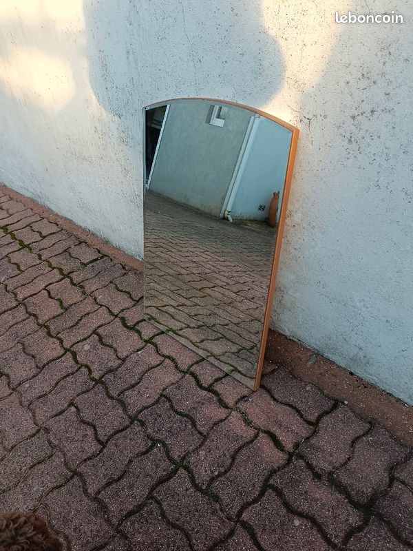 Miroir sur support mural (image 3)