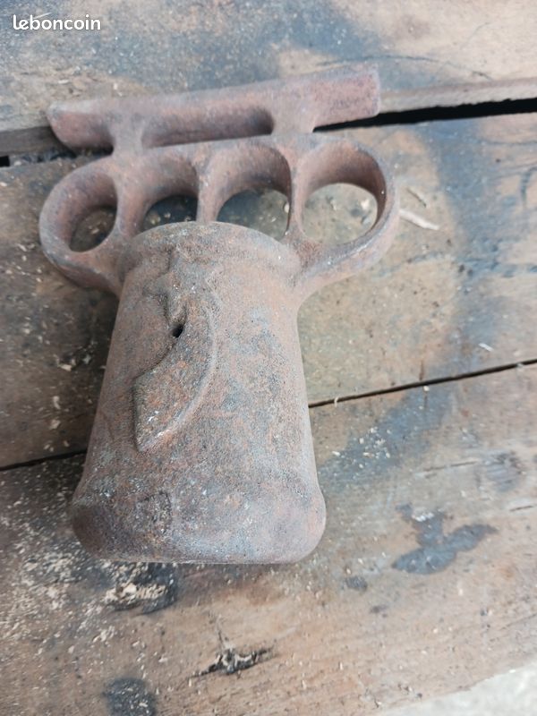 Ancien lance fusée (image 2)