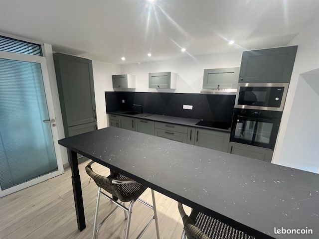 Appartement 3 pièces 93 m² · à Espalion · 93 m² · 740 €