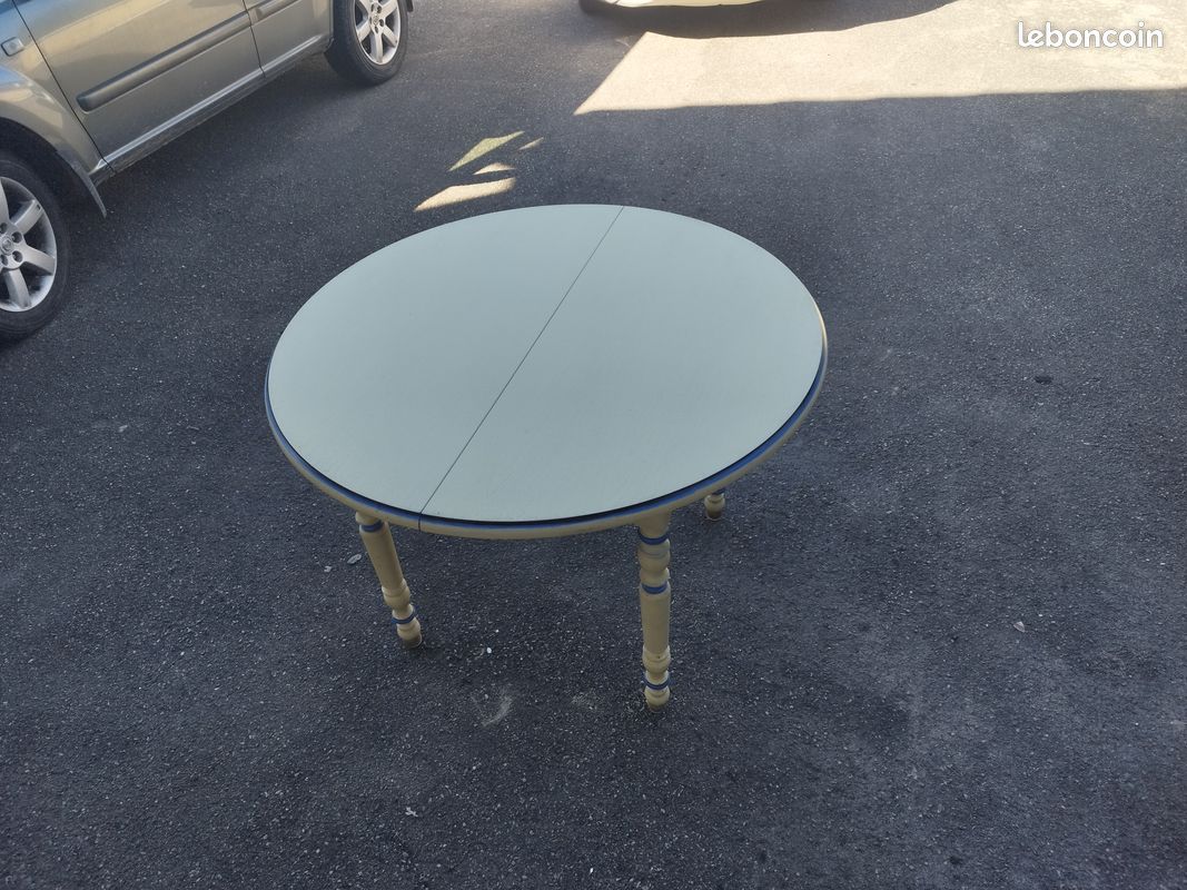 Table ronde chêne (image 1)