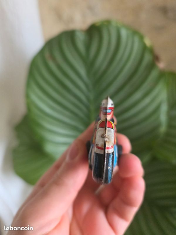 Ancienne Moto En Tôle – Jouet Russe Vintage, Pièce De Collection