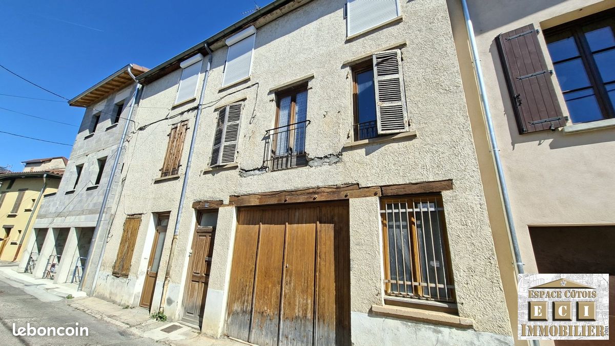 Maison 8 pièces 230 m² · à La Côte-Saint-André · 230 m² · 151 000 €