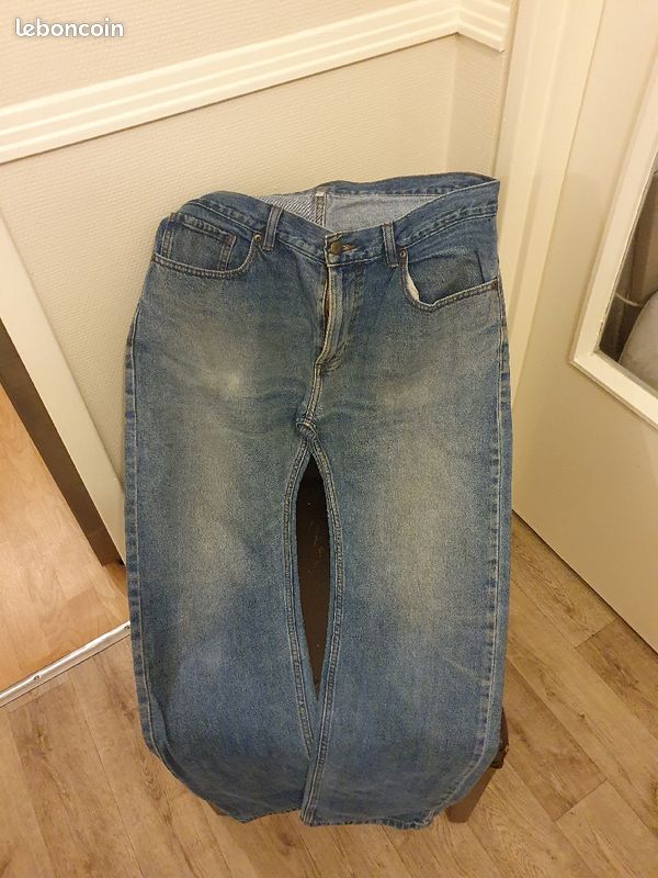 Jeans a vendre 10 euros prix négociable (image 1)