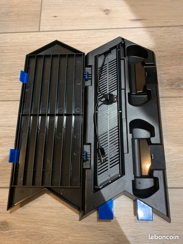 Support ps4 avec ventilateur et recharge manettes (image 1)