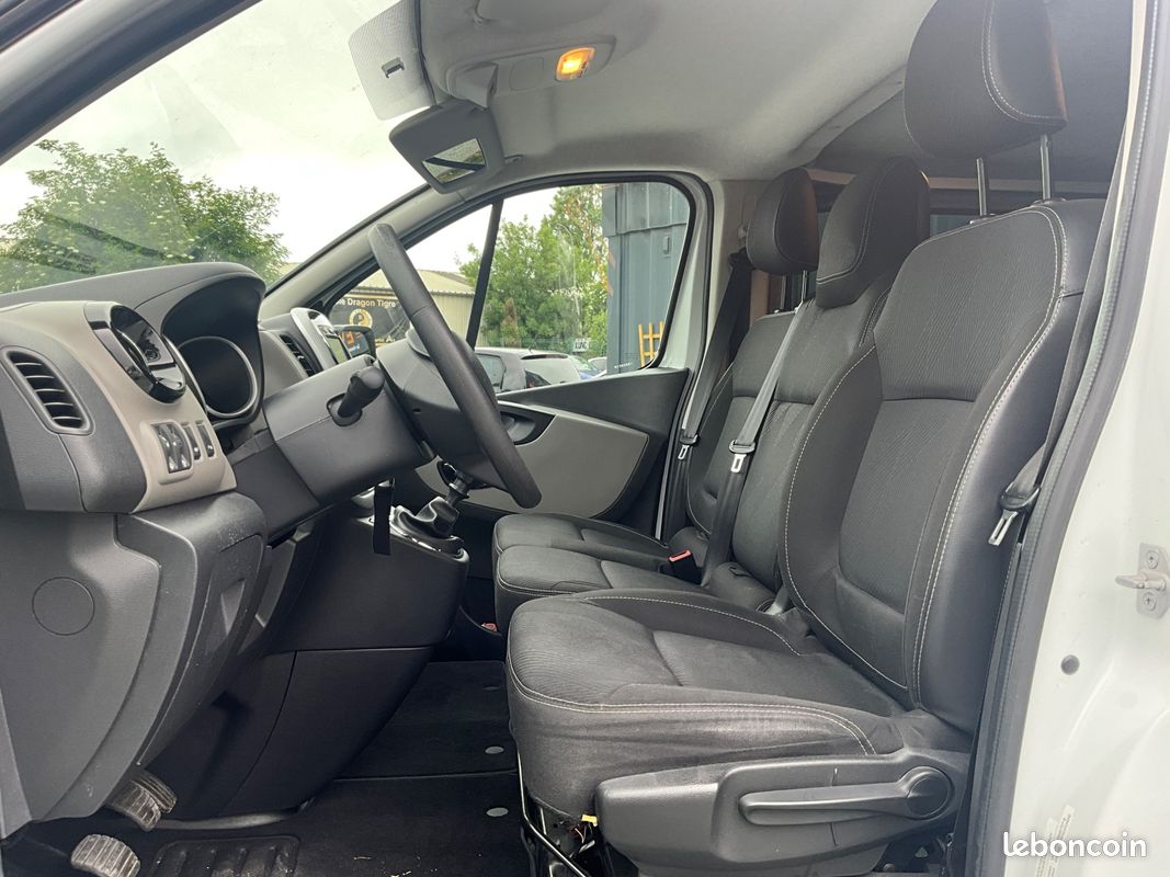 RENAULT TRAFIC 1.6 DCI 145 CH L1H1 ENERGY / AMENAGEMENT 6 PLACES / SIEGES ARR INDEPENDANTS / CAMERA / ENTRETIENs (image 5)