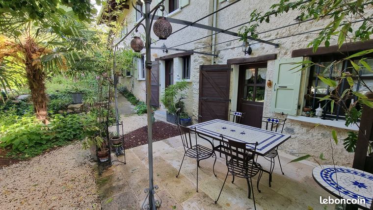 Maison 8 pièces 275 m²