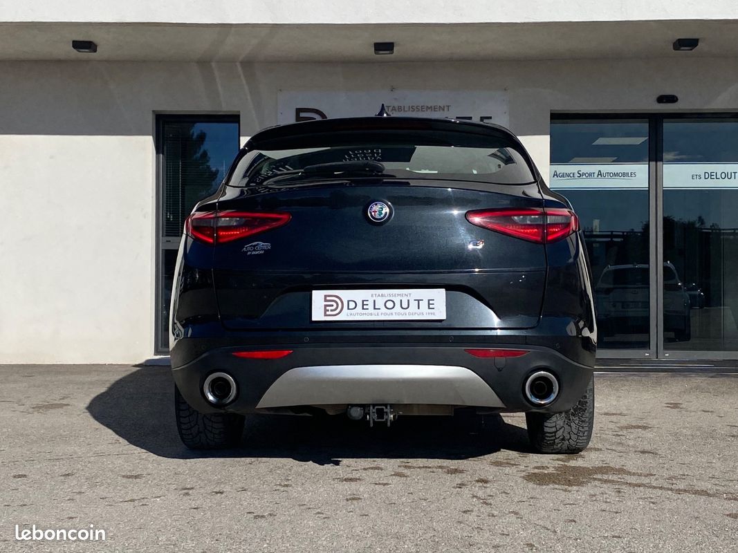 Alfa Romeo STELVIO Lusso Q4 (image 8)