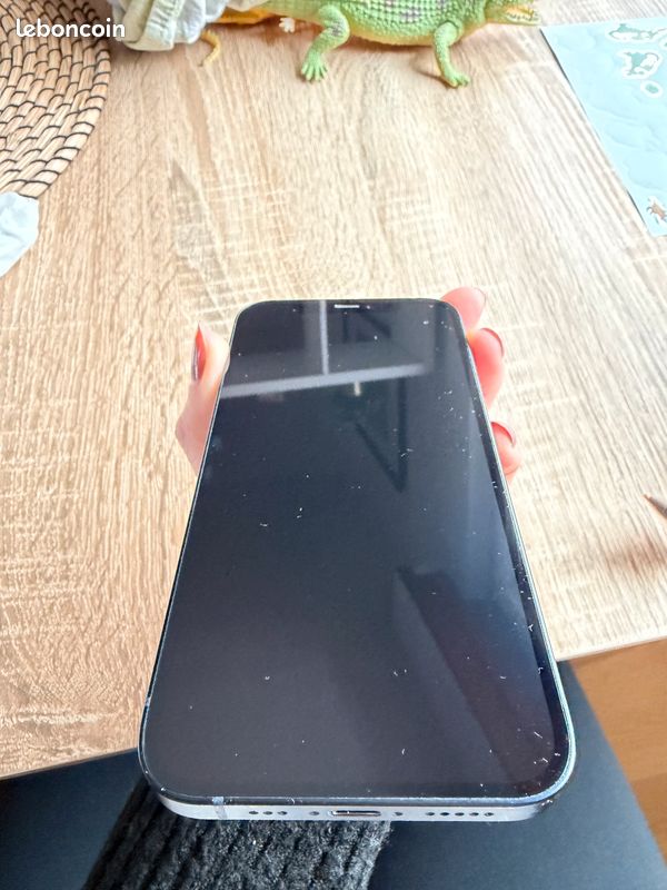 IPhone 12 – Très bon état – Écran impeccable (image 9)