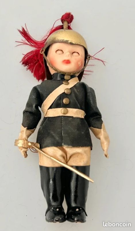 Poupée Anglaise Des Années 50 - Sarold - Mode Vintage Plastique - Collection