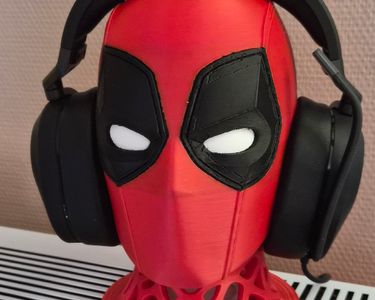Support De Casque Deadpool 24 Cm - Déco Geek Pour Chambre Ou Bureau
