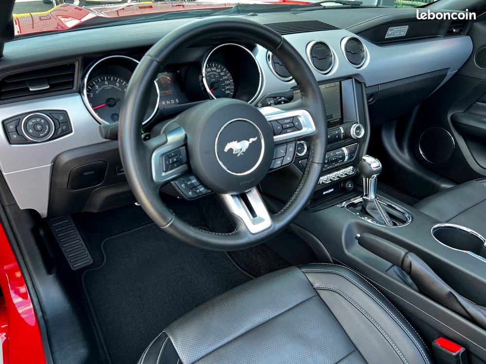 Ford mustang convertible cabriolet gt v8 5.0 421 ch bva6 race red 18 200 km reels suivi avec carnet (image 4)
