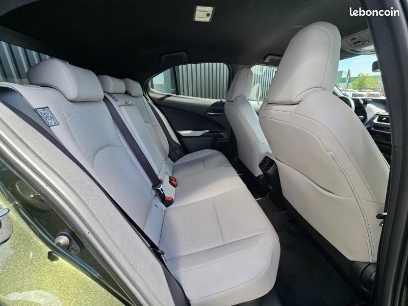 Lexus UX 250h 2WD Luxe Plus MY22 (image 13)
