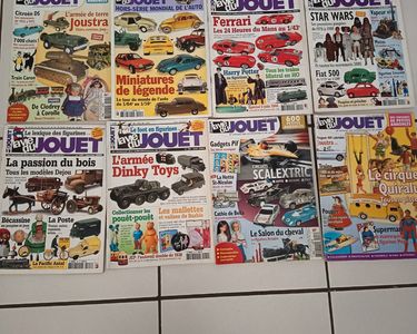 Lot De 7 Vieux Magazines 'La Vie Du Jouet' Pour Collectionneurs De Jouets