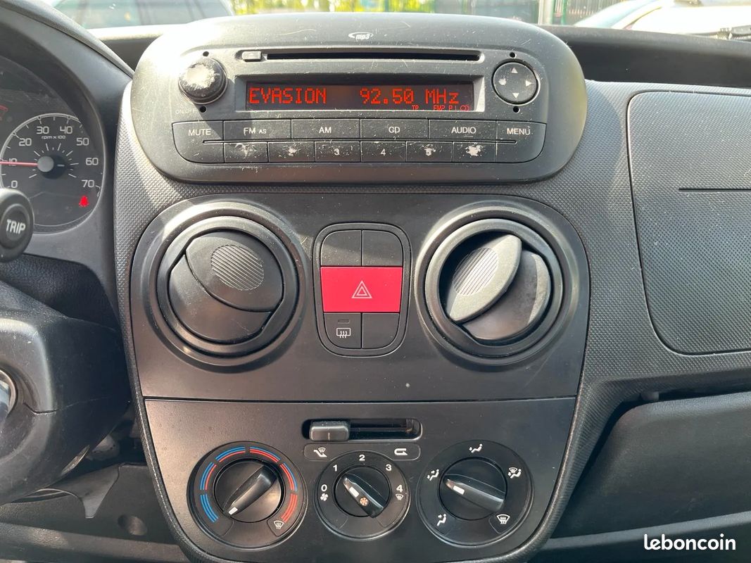 CITROEN Nemo 1.2 D 75ch XTR IV - 2013 - 117 000 km - Faible kilométrage - Régulateur de vitesse (image 9)