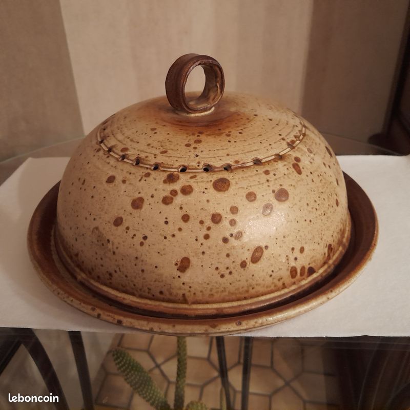 Plateau avec cloche à fromages (image 1)