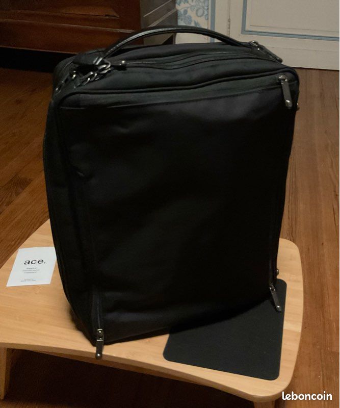 Briefcase (image 11)