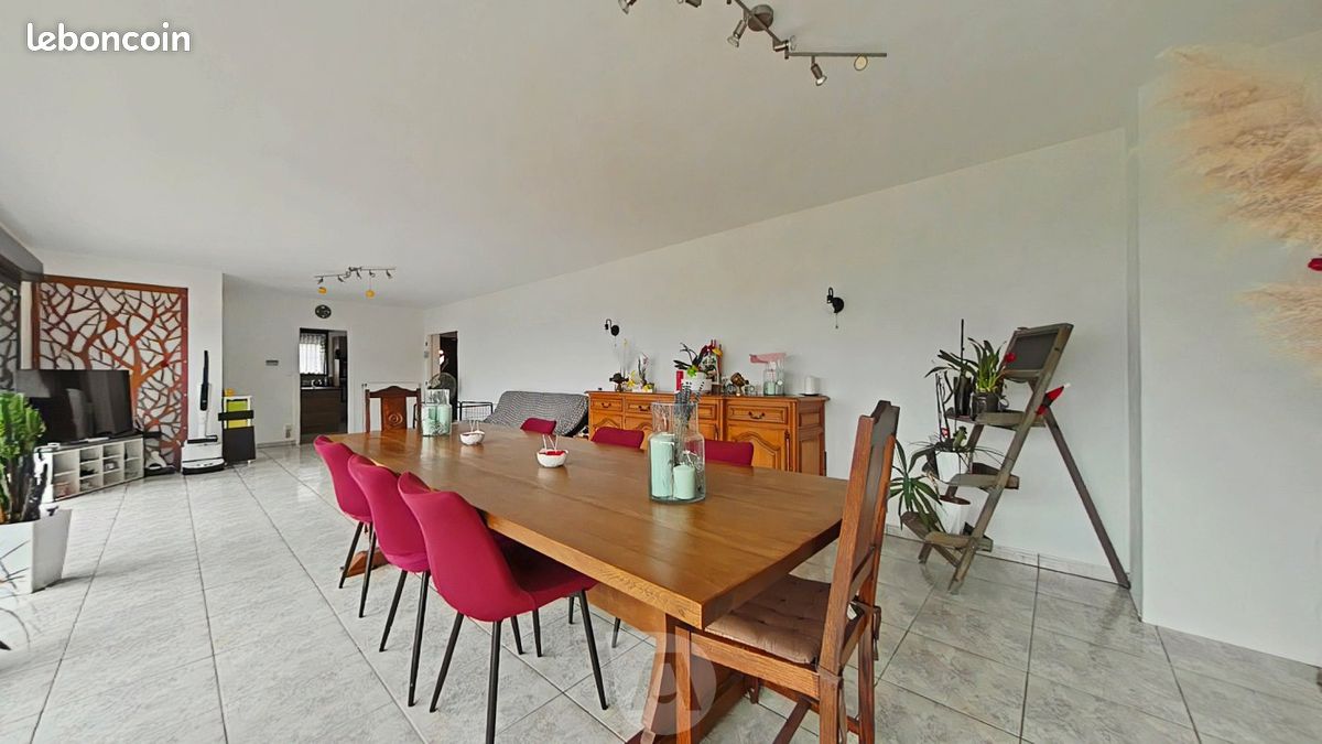 Maison 8 pièces 199 m² · à Adelange · 199 m² · 319 000 €