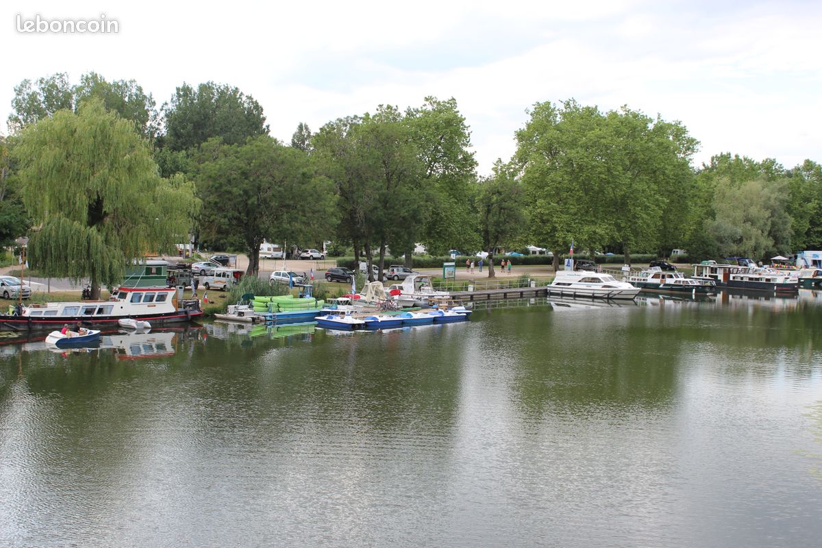 Maison flottante sur la seille (image 8)
