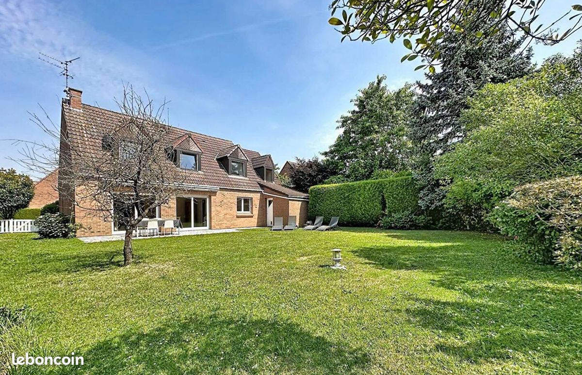Maison 8 pièces 155 m² · à Linselles · 155 m² · 560 000 €