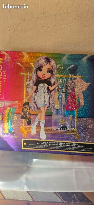 Poupée Rainbow Higt avec accessoires neuf 300 looks (image 6)