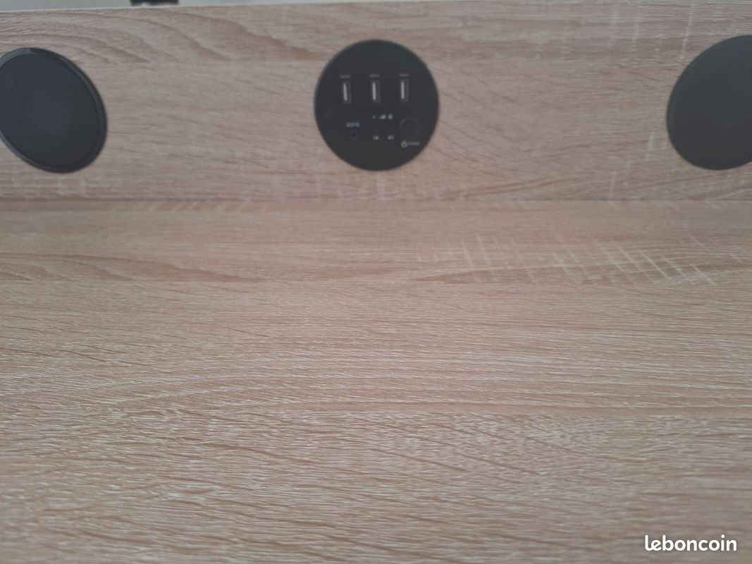 Bureau design avec prises USB intégrées – Très bon état (image 3)