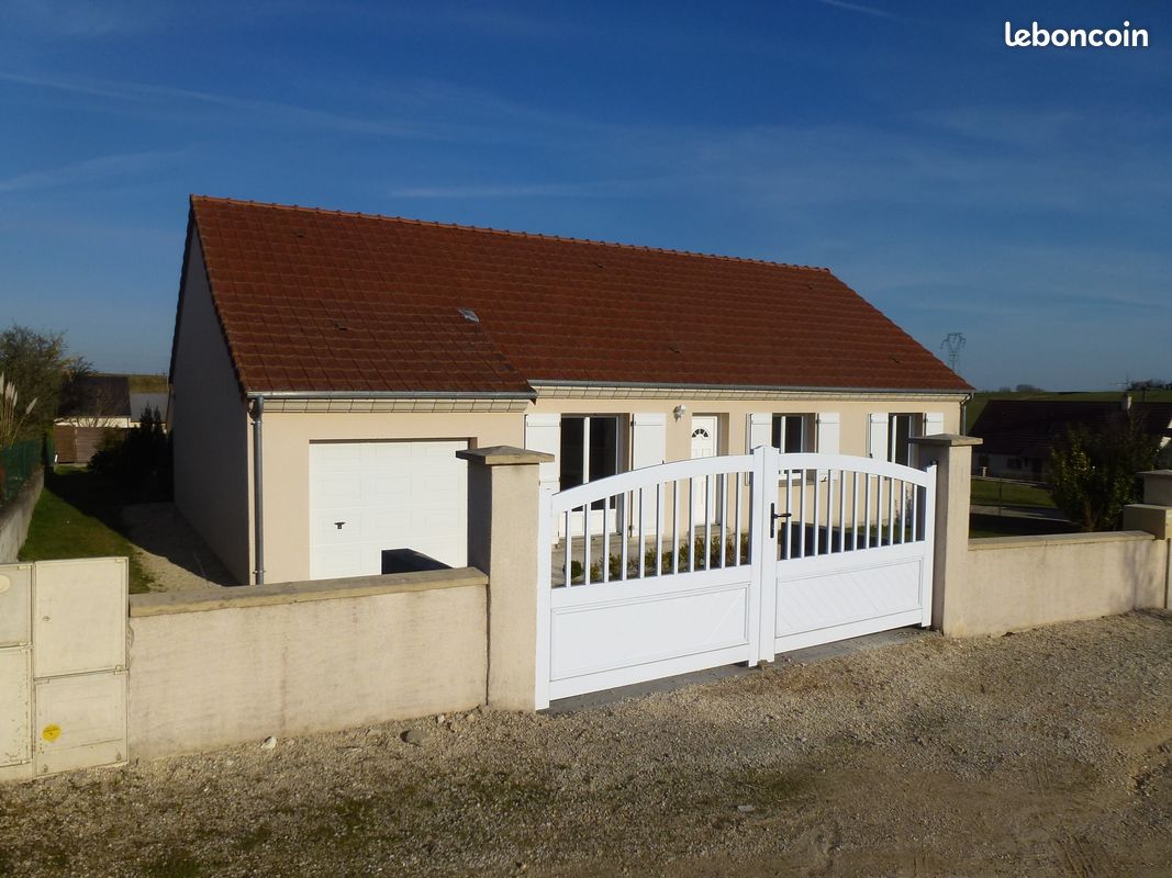 Maison 6 pièces 105 m² · à Trouy · 105 m² · 970 €