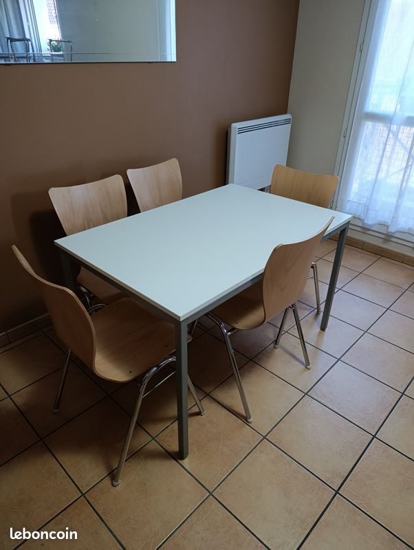 Ensemble table et 5 chaises (image 1)