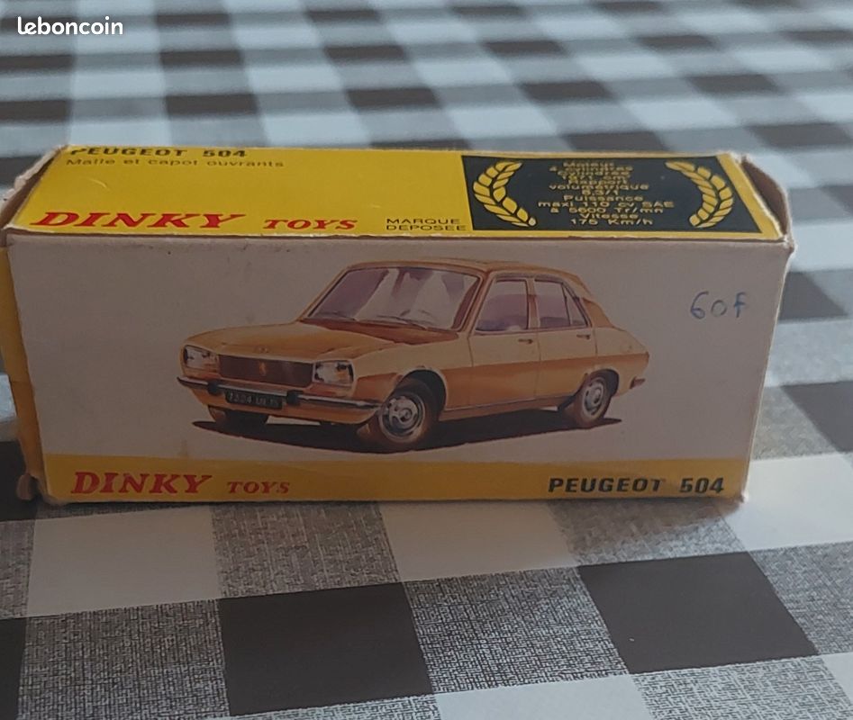 Dinky toys Peugeot 504 (image 9)