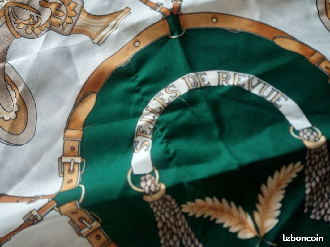 Foulard vert (image 2)