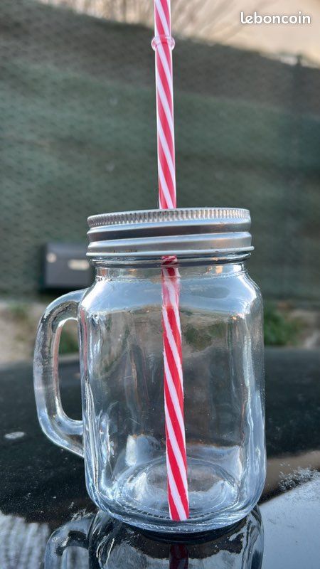 Lot 6 tasses avec paille (image 1)