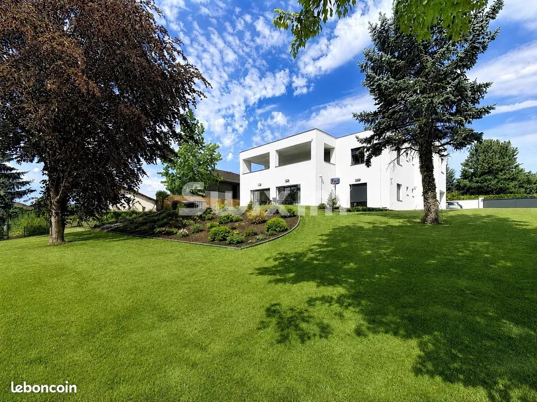 Maison 8 pièces 323 m² · à Prévessin-Moëns · 323 m² · 1 495 000 €