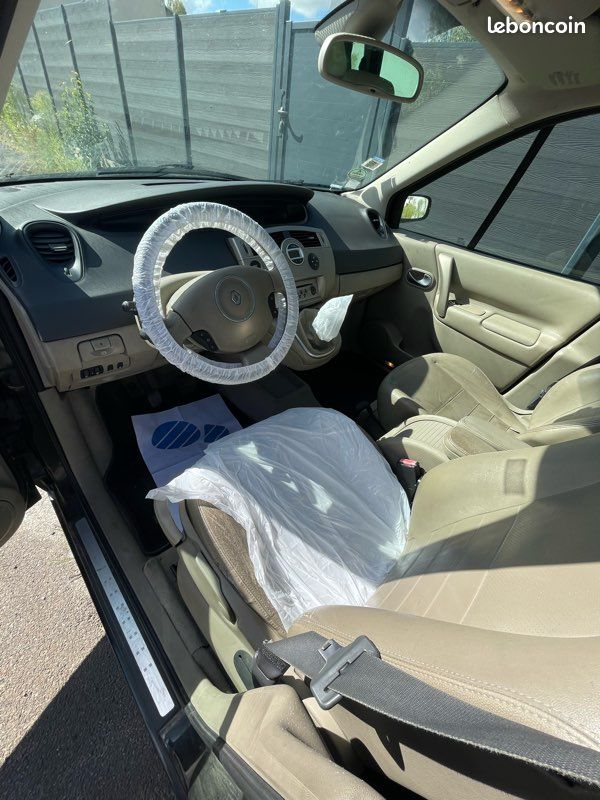Renault Grand Scenic (image 2)