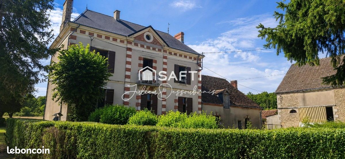 Maison 7 pièces 164 m² · à Levroux · 164 m² · 190 000 €