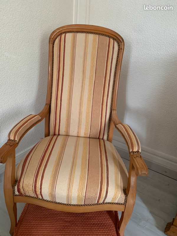 Fauteuil Voltaire à rénover (image 1)