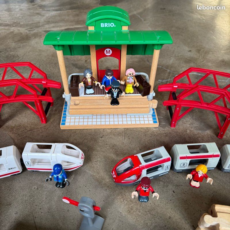 Gros Lot De Jeux BRIO - Trains Et Accessoires Pour Enfants (5-7 Ans) - Occasion
