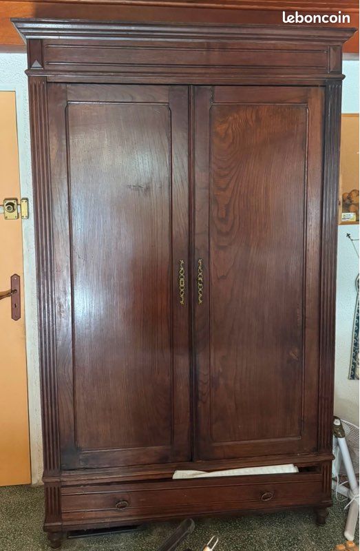 Armoire ancienne 2 portes en bois massif (Style Louis Philippe / Rustique) (image 1)