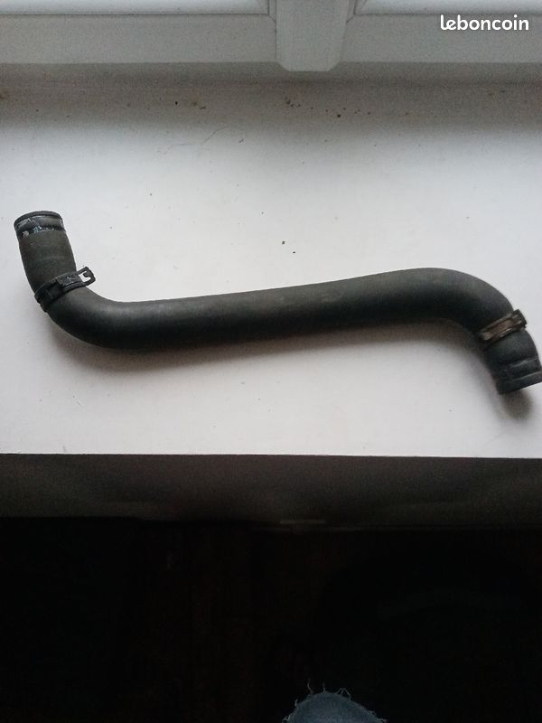 Durite radiateur trafic 2 1,9l dci réf 7700312887 (image 1)