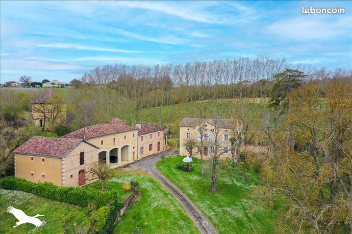Maison 10 pièces 215 m²