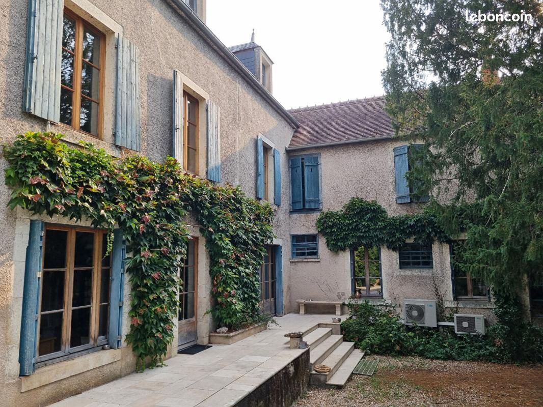 Maison 9 pièces 316 m² · à Châteauneuf-sur-Cher · 316 m² · 336 000 €