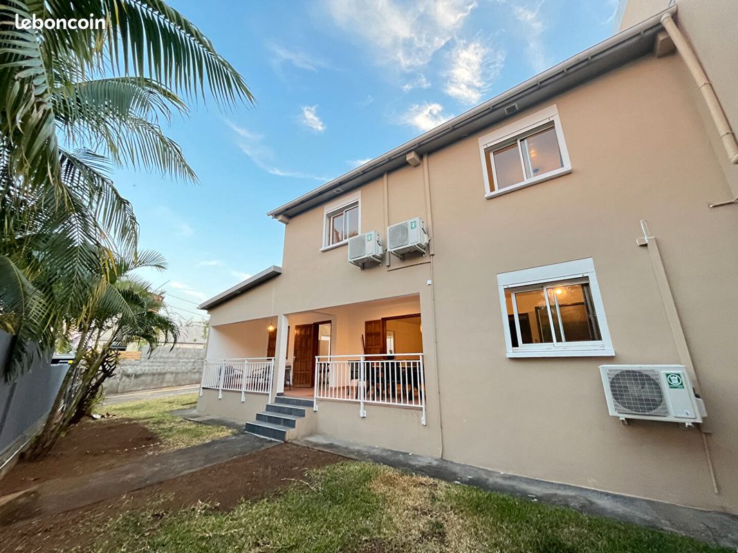Maison 5 pièces 159 m² · à Sainte-Marie · 159 m² · 2 127 €/mois