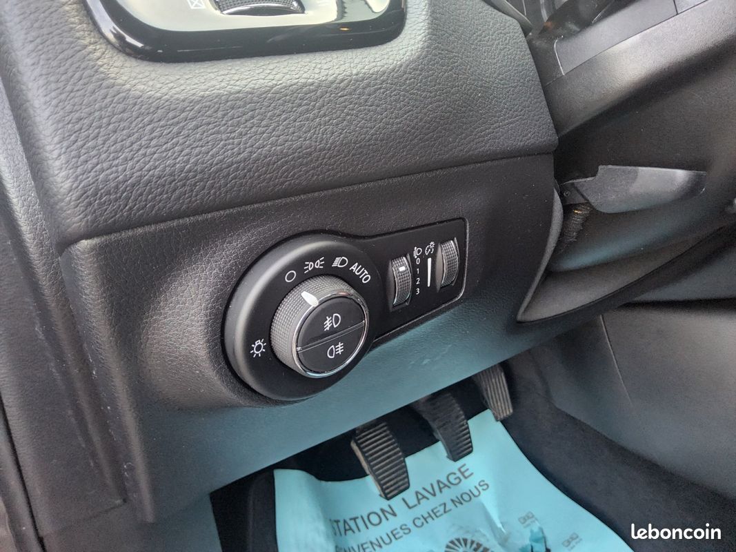 JEEP COMPASS 1.6 I MultiJet II 120 ch BVM6 Brooklyn Edition (image 18)