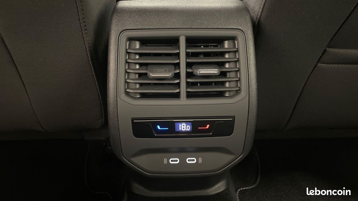 SEAT Leon 1.5 eTSI Hybrid 115 DSG7 Copa (image 17)