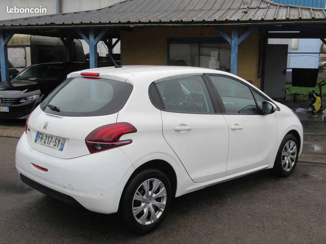 Peugeot 208 1.5 hdi 100ch active 2 places distribution ok tres bel etat (image 3)